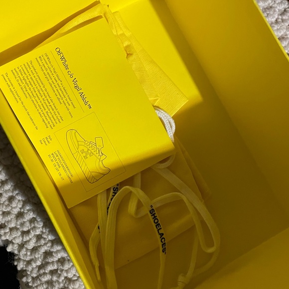 Off-white Sneakers - Picture 8 of 9